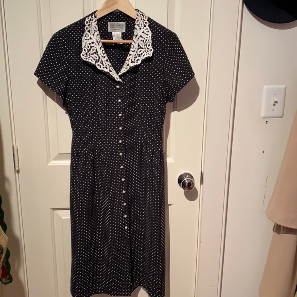 Impeccable retro wiggle dress